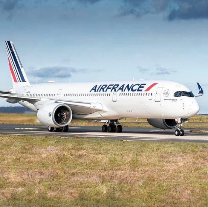 air france a350 chicago flight return