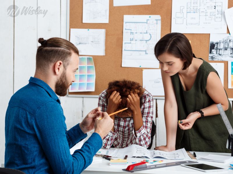 condescending-behavior-examples-psychology-and-how-to-respond